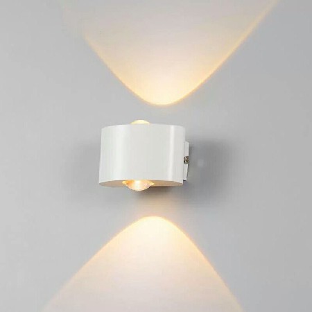 Outdoor wall lamp